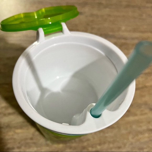 Star Wars 2-in-1 snackeez Yoda cup/snack bowl and straw - Picture 8 of 16